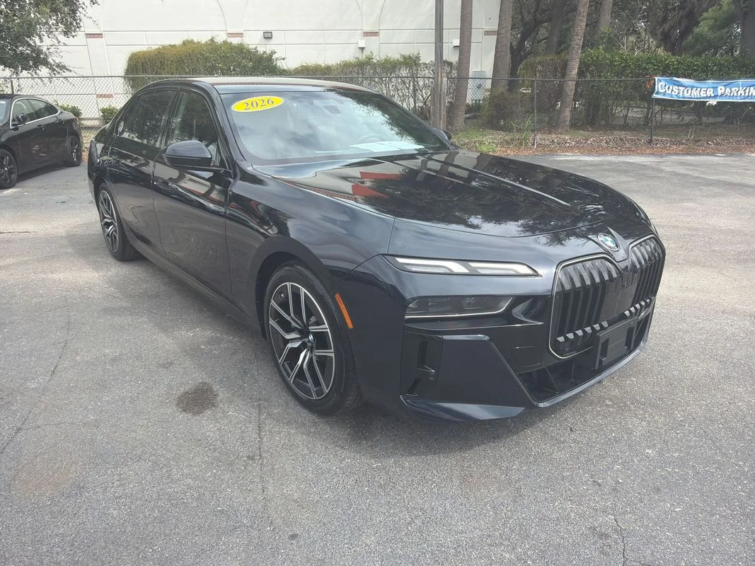 2026 BMW 7 Series 740i - Photo 7
