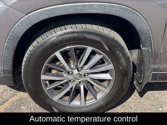 Used 2017 Gray Toyota XLE image 10