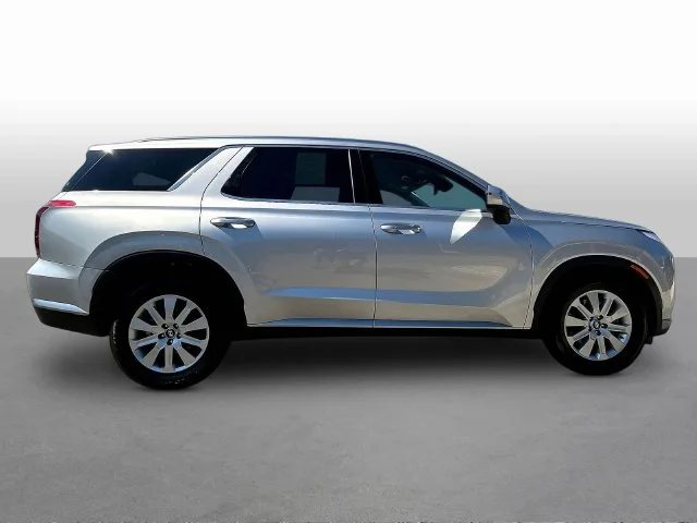 Used 2024 Silver Hyundai SEL image 9