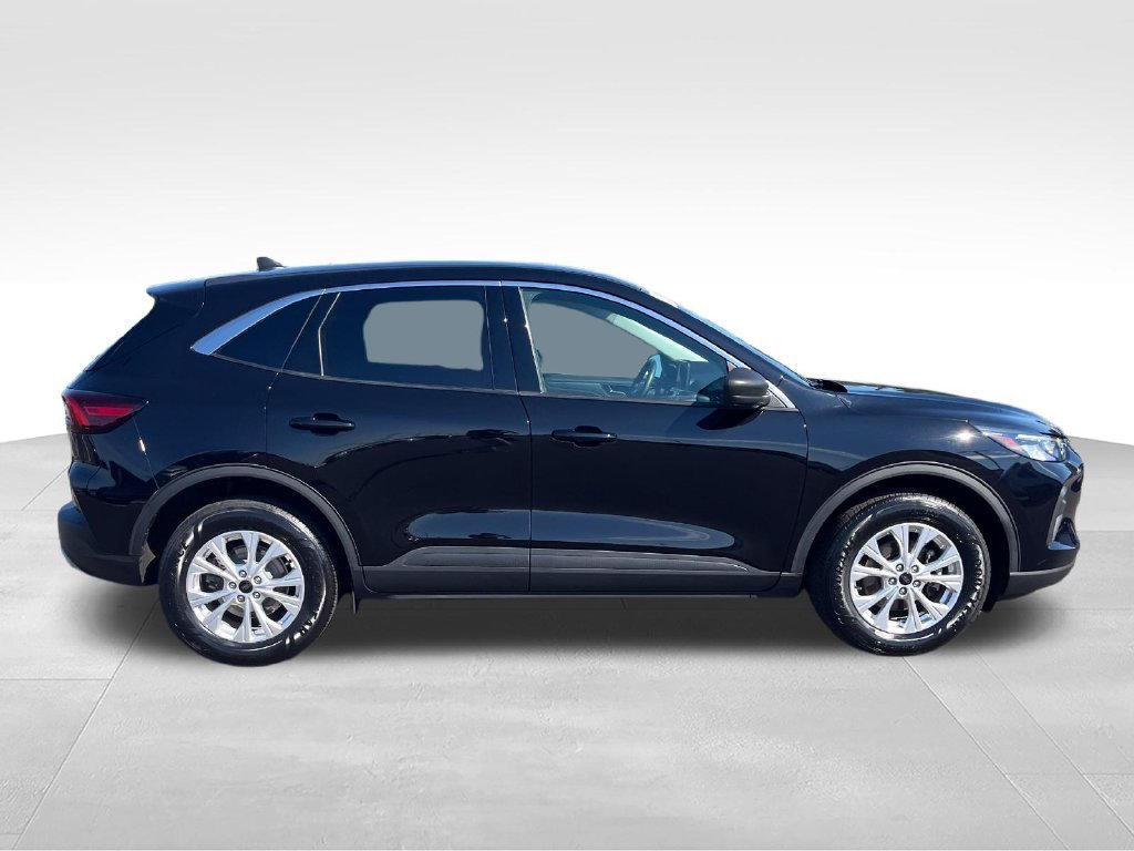 Used 2023 Black Ford Active image 6