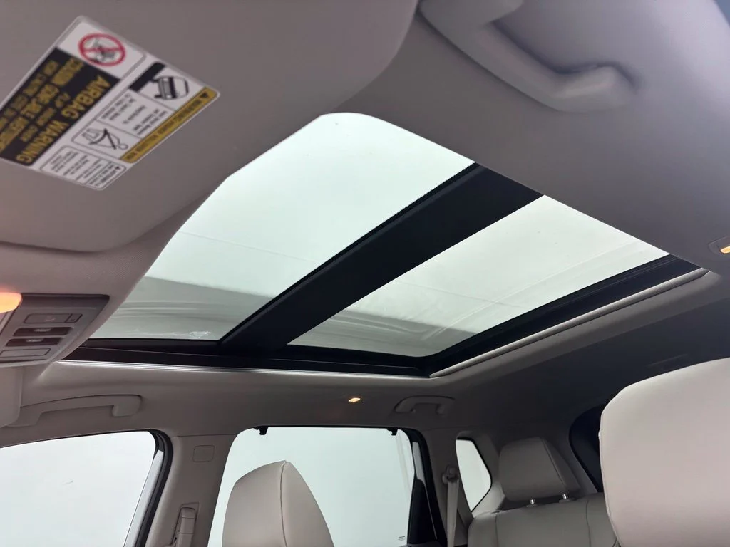 Used 2024 White Nissan SV image 29