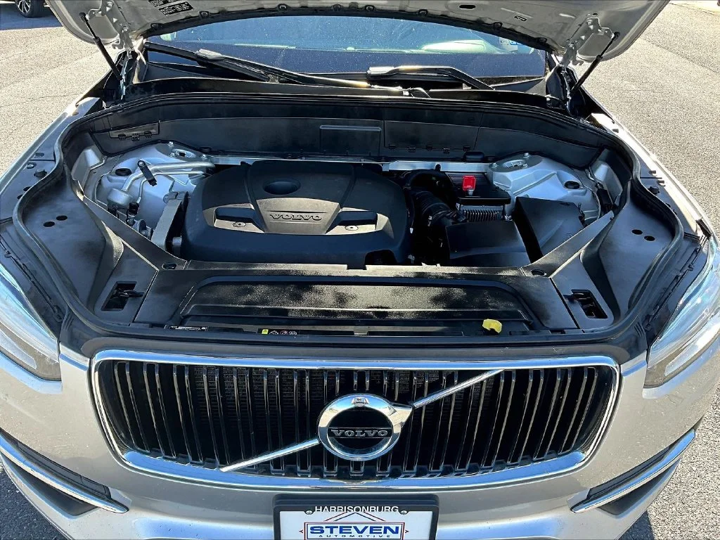 Used 2019 Silver Volvo T6 Momentum image 33