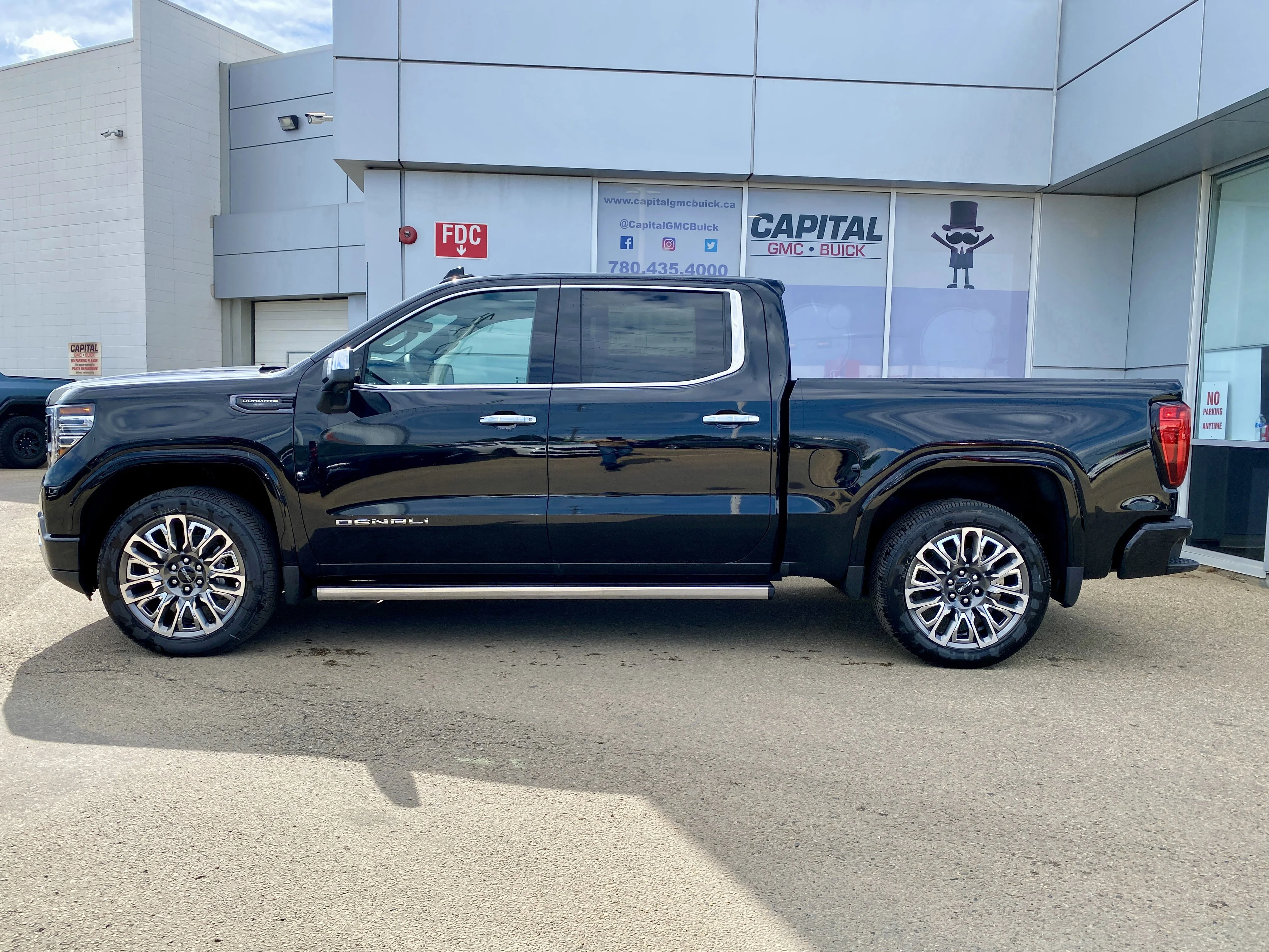 New 2026 ONYX BLACK GMC Denali Ultimate image 3