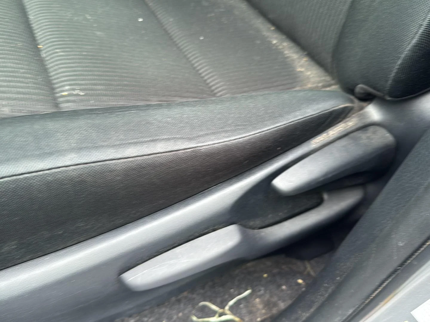 Used 2018 Silver Sky Metallic Toyota LE image 7