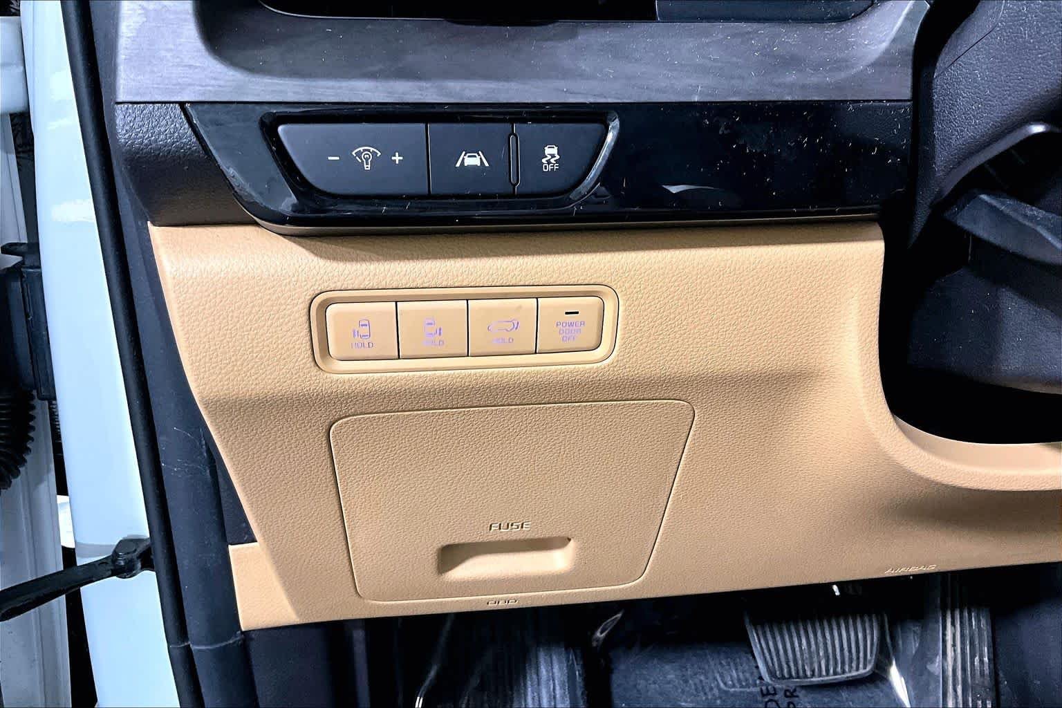 Used 2024 Snow White Pearl Kia EX image 35
