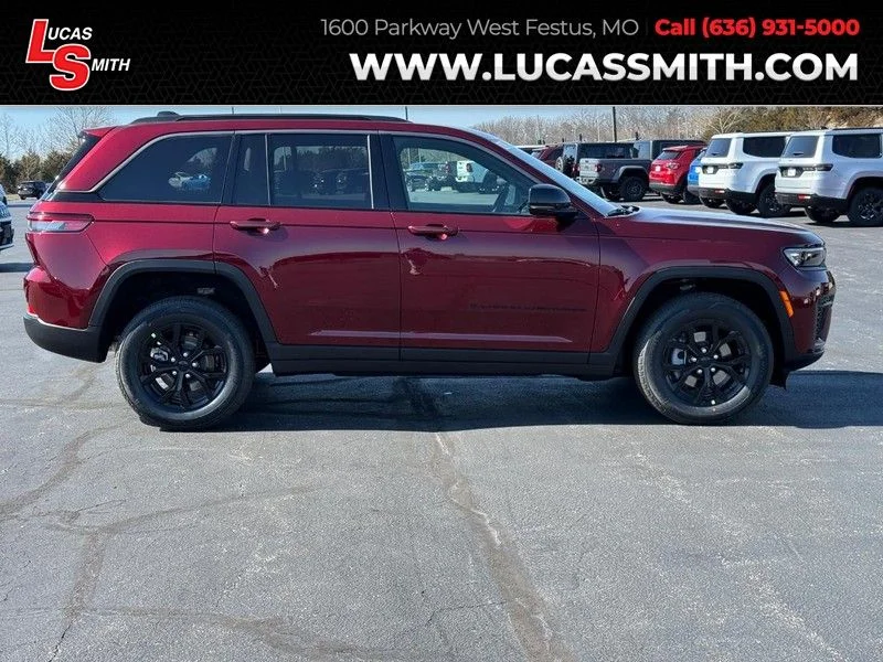 New 2026 Velvet Red Pearl-Coat Exterior Paint Jeep Laredo Altitude image 1