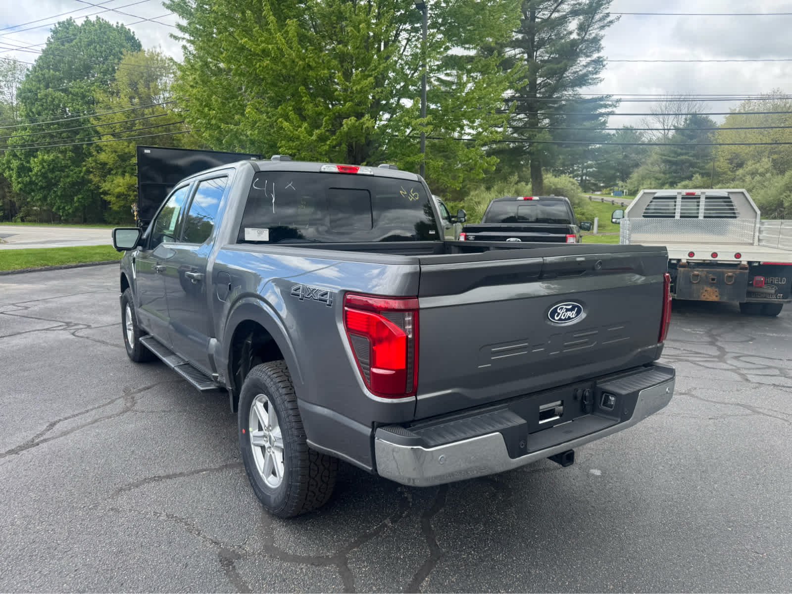 New 2026 Carbonized Gray Metallic Ford XLT image 3