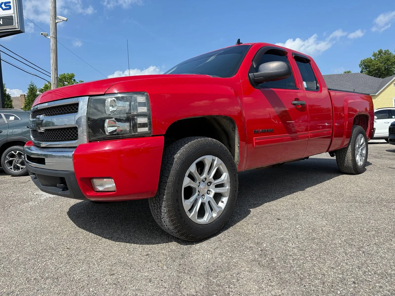 Used 2011 VICTORY RED Chevrolet LT image 2