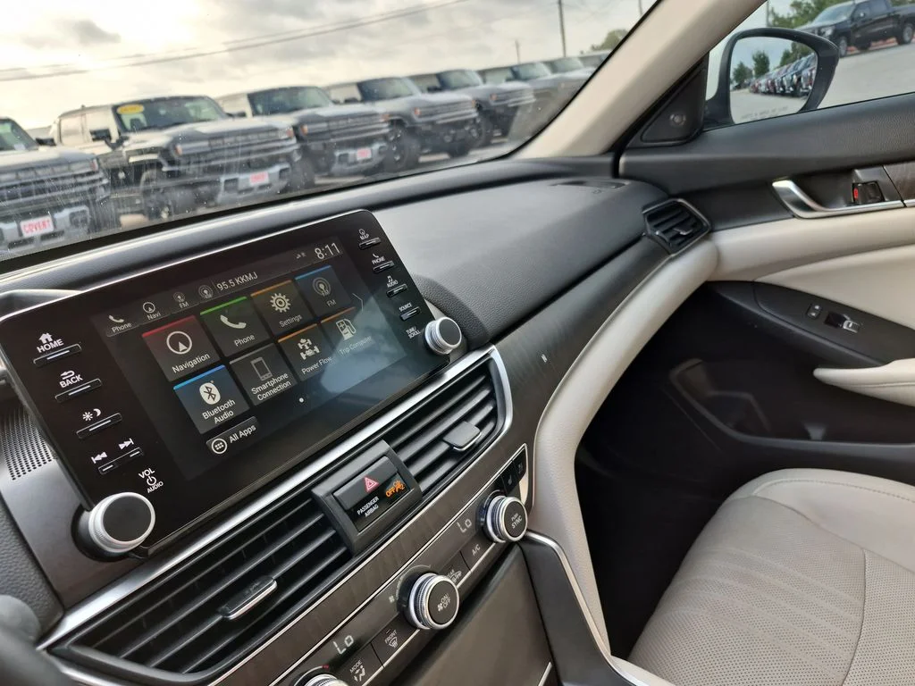Used 2019  Honda Touring image 25
