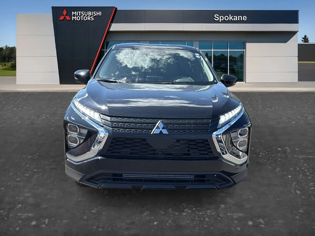 New 2026 Labrador Black Pearl Mitsubishi ES image 2
