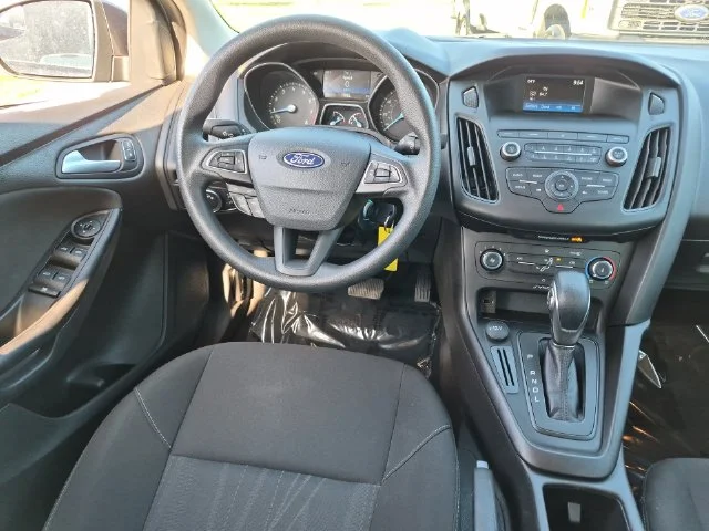 Used 2018 Gray Ford SE image 30