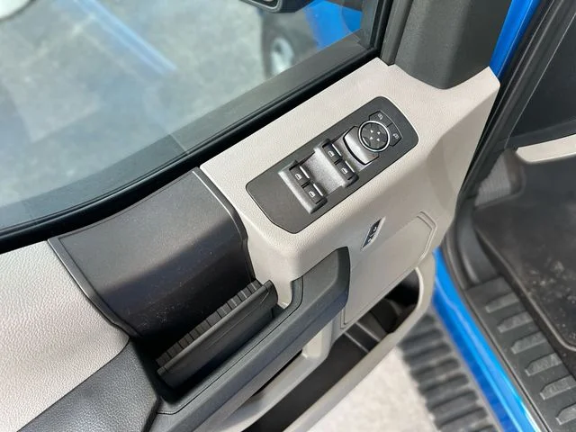 Used 2019 Blue Ford XL image 14