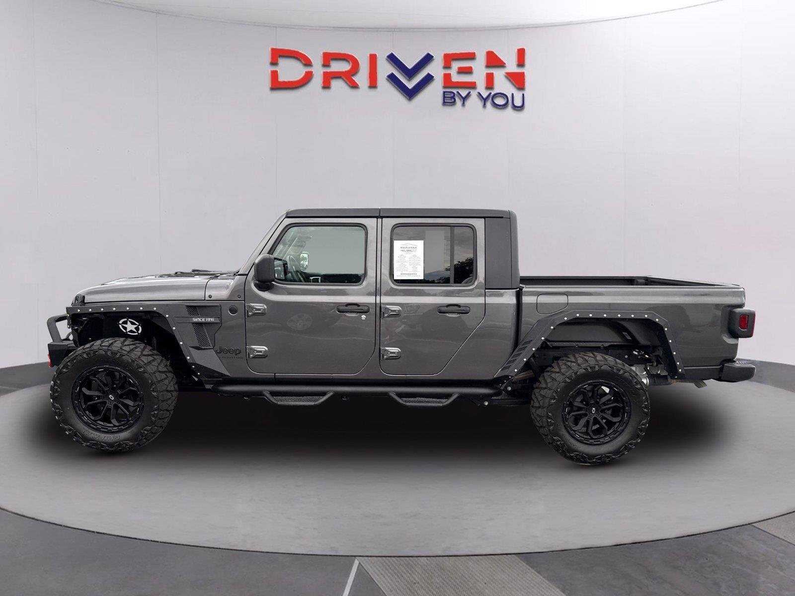 Used 2021 Granite Crystal Metallic Clearcoat Jeep Sport S image 7