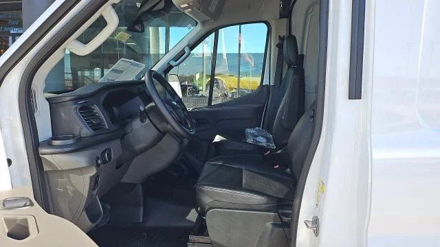New 2026 Oxford White Ford 250 MR RWD image 21