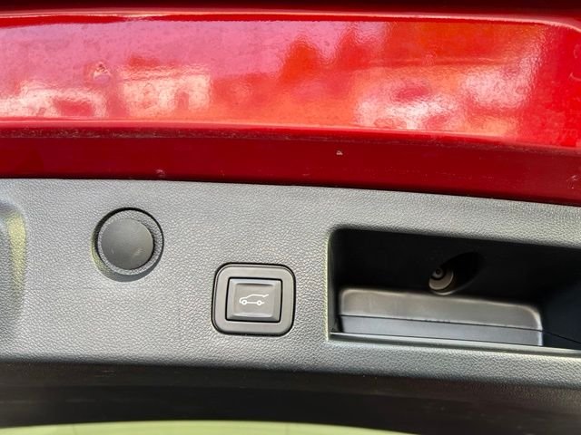 Used 2025 Red Chevrolet LT image 39