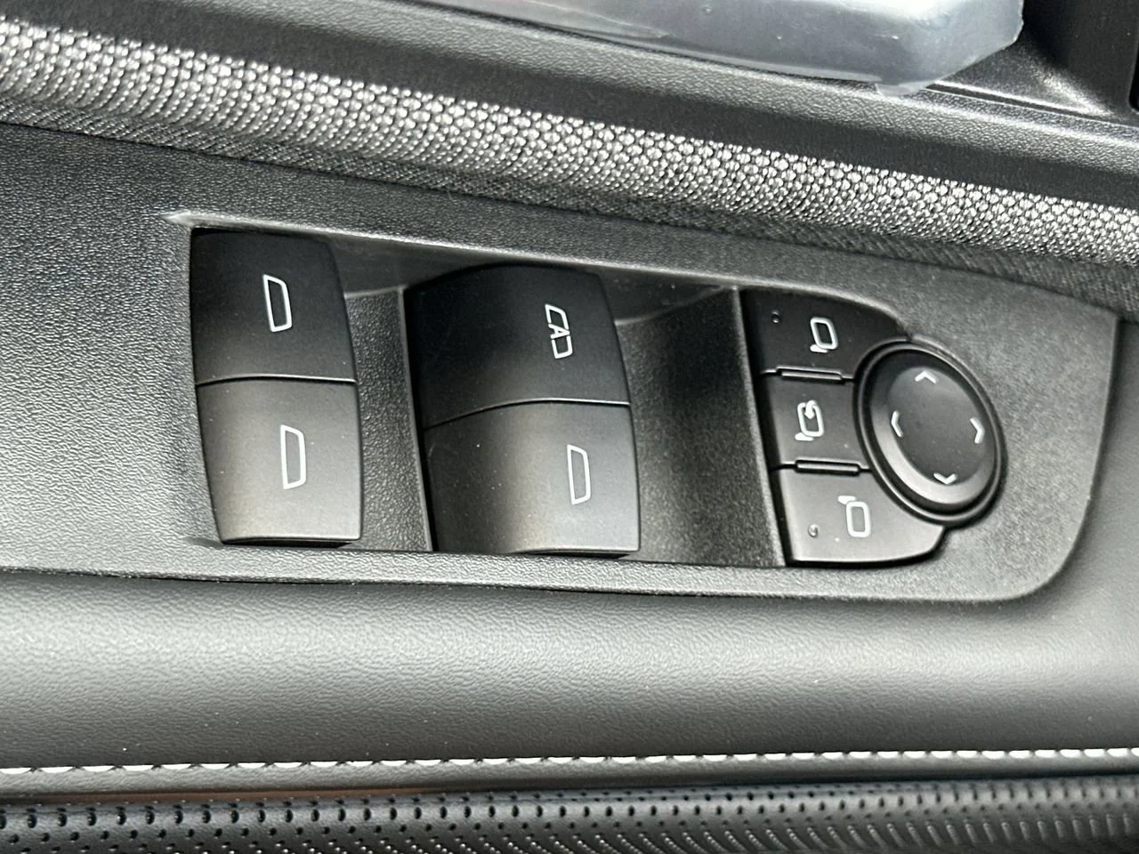 2026 GMC Sierra EV Elevation - Photo 17