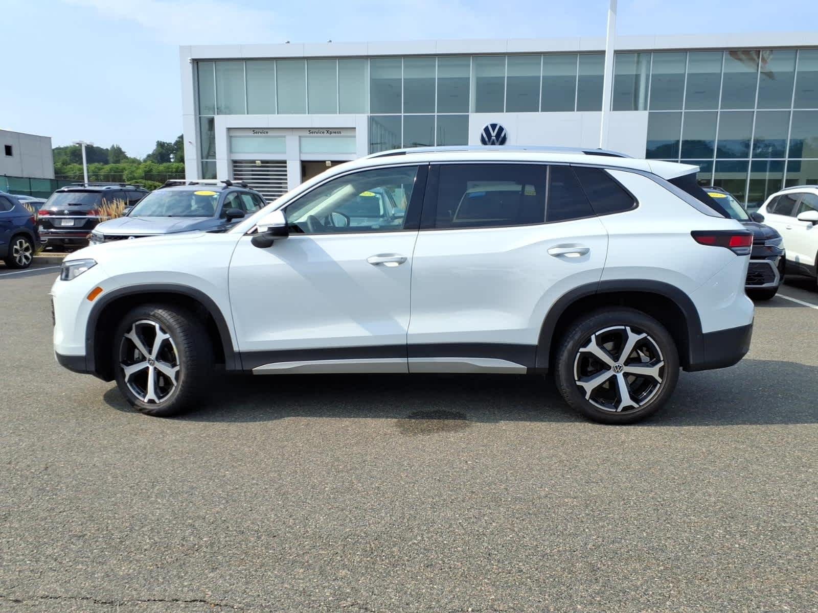 Certified Used 2025 Pure White Volkswagen SE image 8
