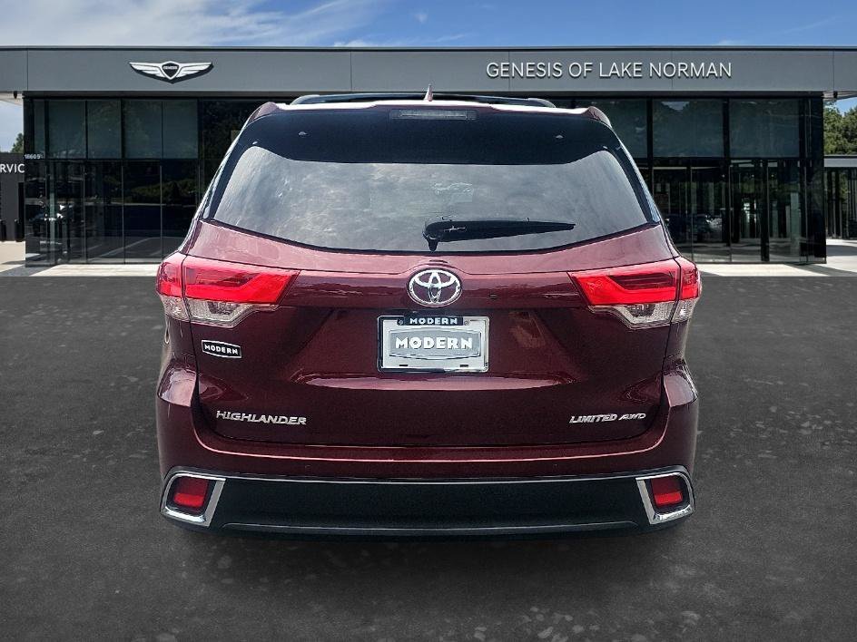 Used 2018 Ooh La La Rouge Mica Toyota Limited Platinum image 8