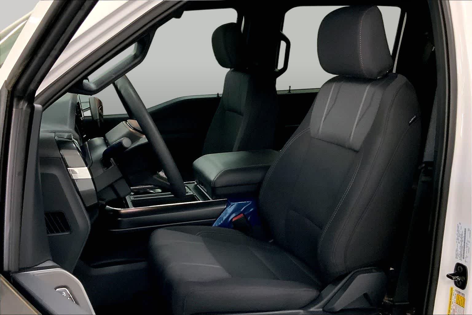 New 2026 Oxford White Ford STX image 8