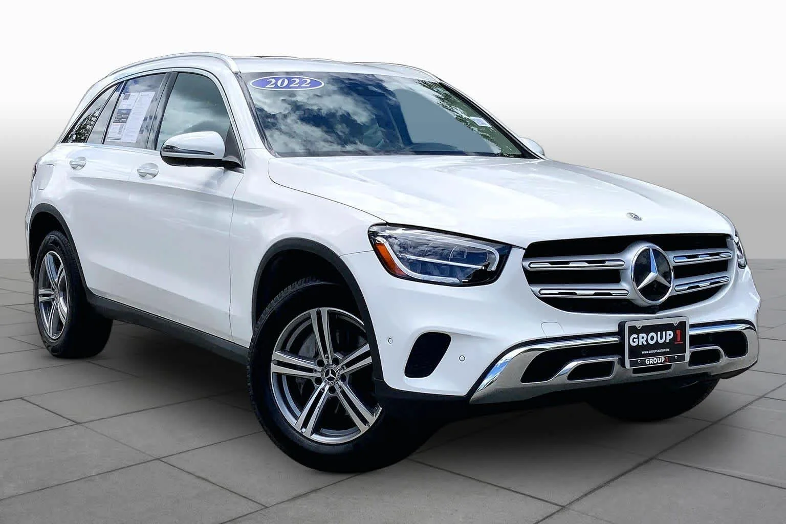 Certified Used 2022 Polar White Mercedes-Benz GLC 300 image 3