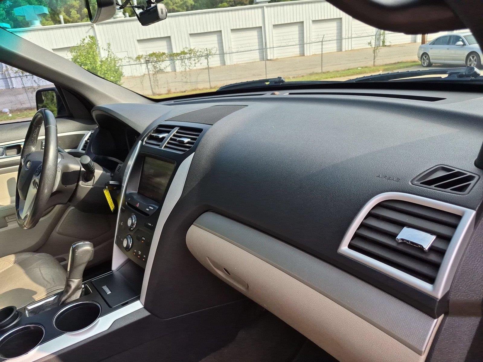Used 2014 Tuxedo Black Metallic Ford XLT image 33