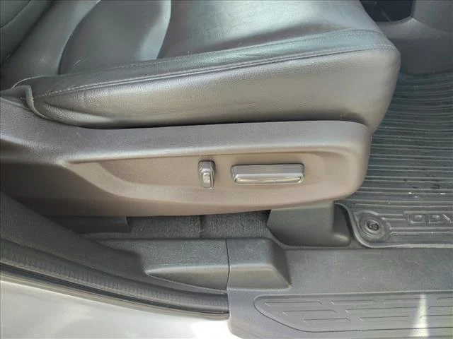 Used 2018 Silver Honda TOURING AUTO image 32