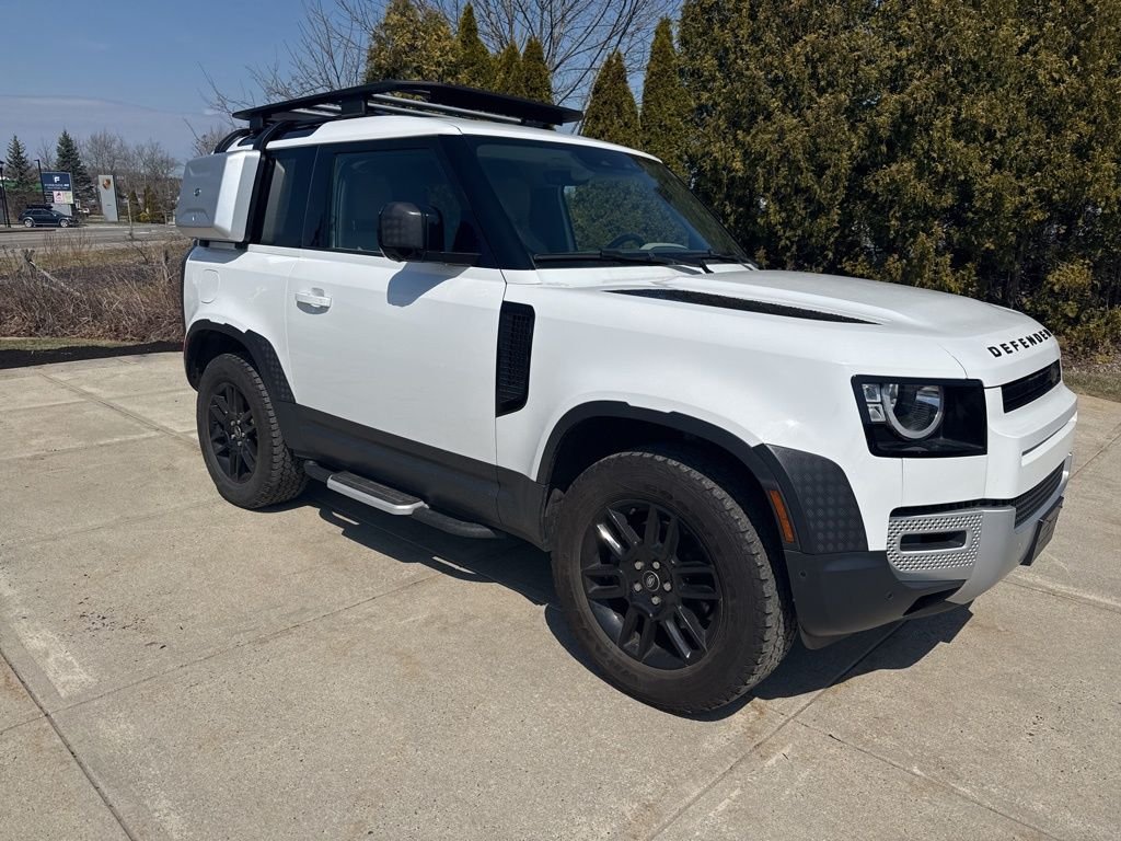 2023 Land Rover Defender S's photo
