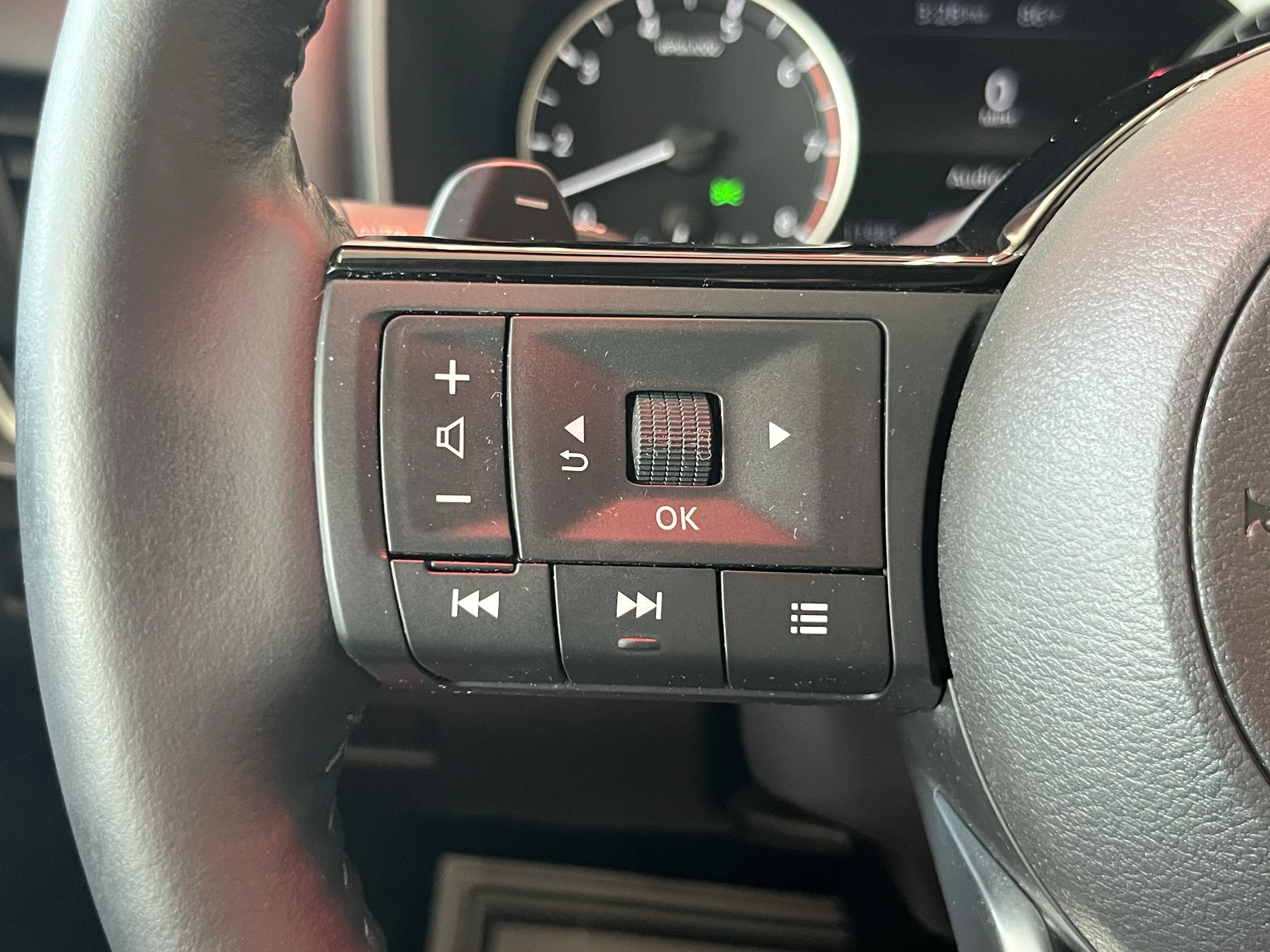 Used 2023 Gun Metallic Nissan SV image 25