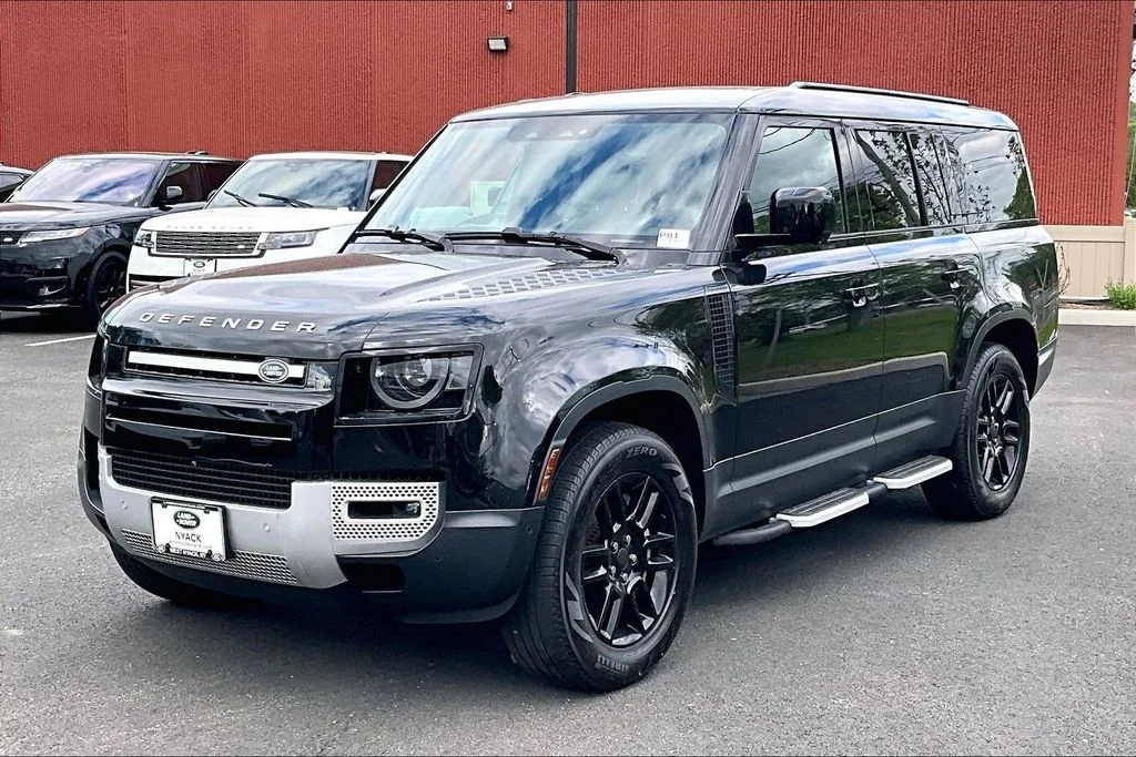 2024 Land Rover Defender 130 S P400's photo