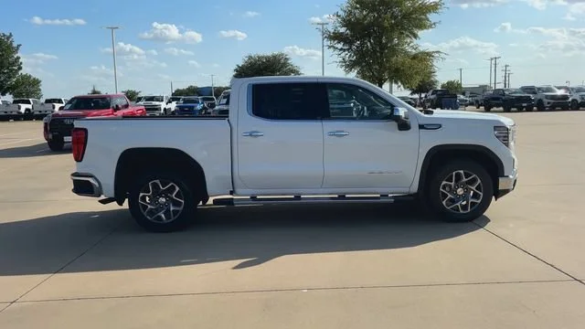 2026 GMC Sierra 1500 SLT - Photo 9