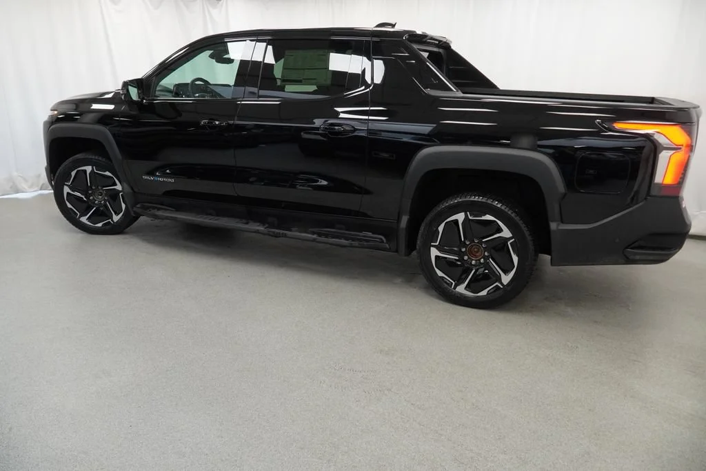 New 2026 Black Chevrolet LT - Max Range image 36