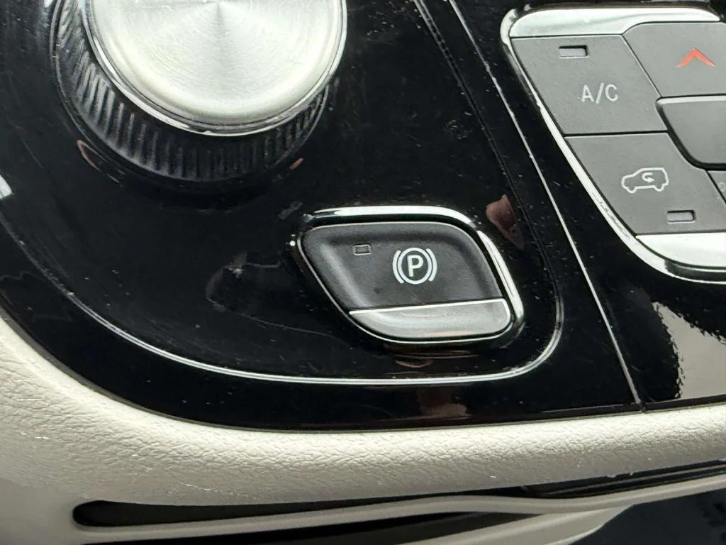 Used 2024 Black Chrysler Touring L image 31