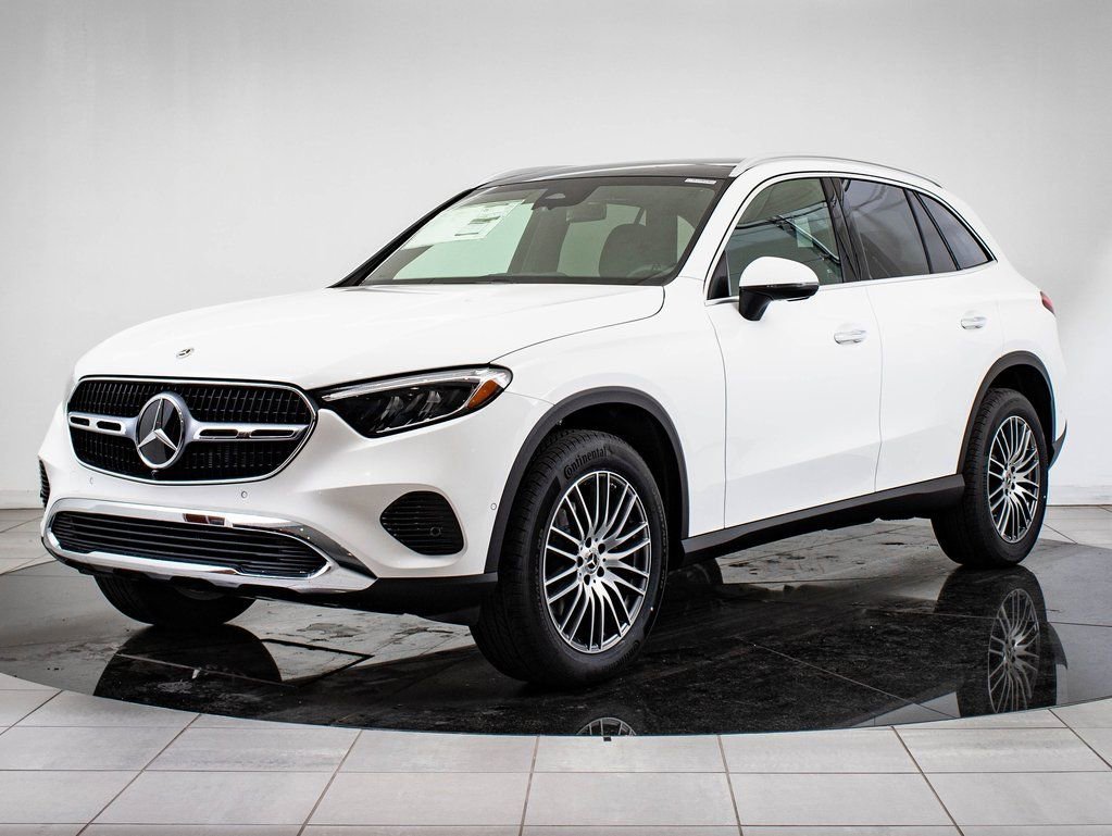Used 2025 Polar White Mercedes-Benz GLC 300 image 1