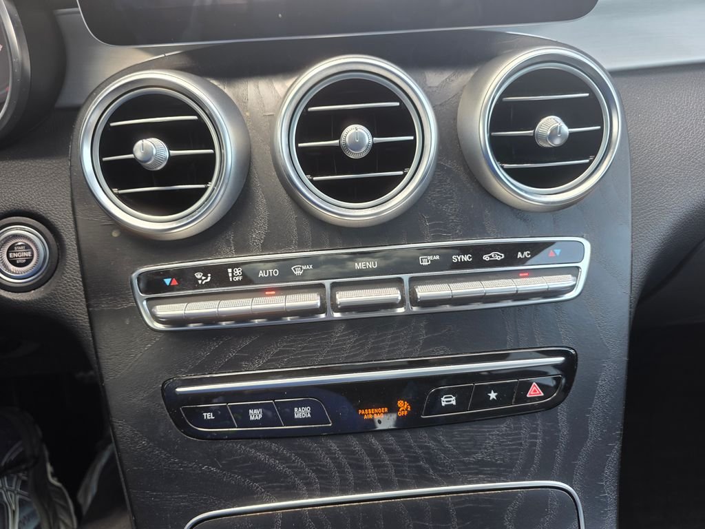 Used 2022 Black Mercedes-Benz GLC 300 image 22