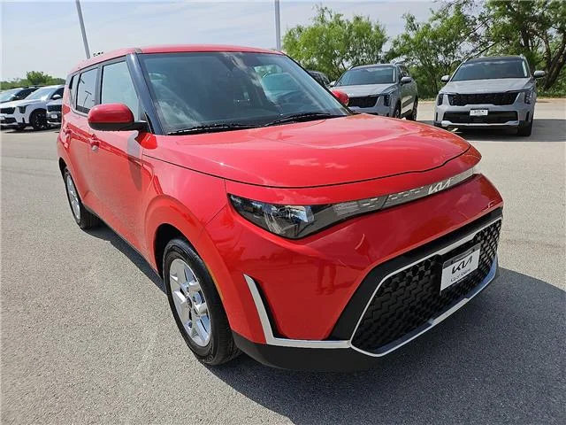 Used 2024 Inferno Red KIA S (IVT) image 5