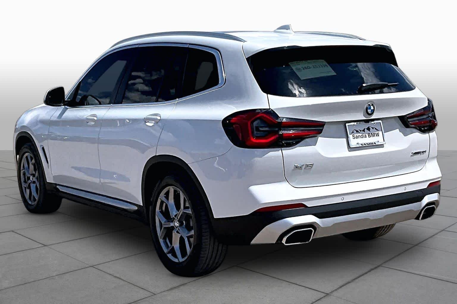 Used 2024 Alpine White BMW xDrive30i image 9