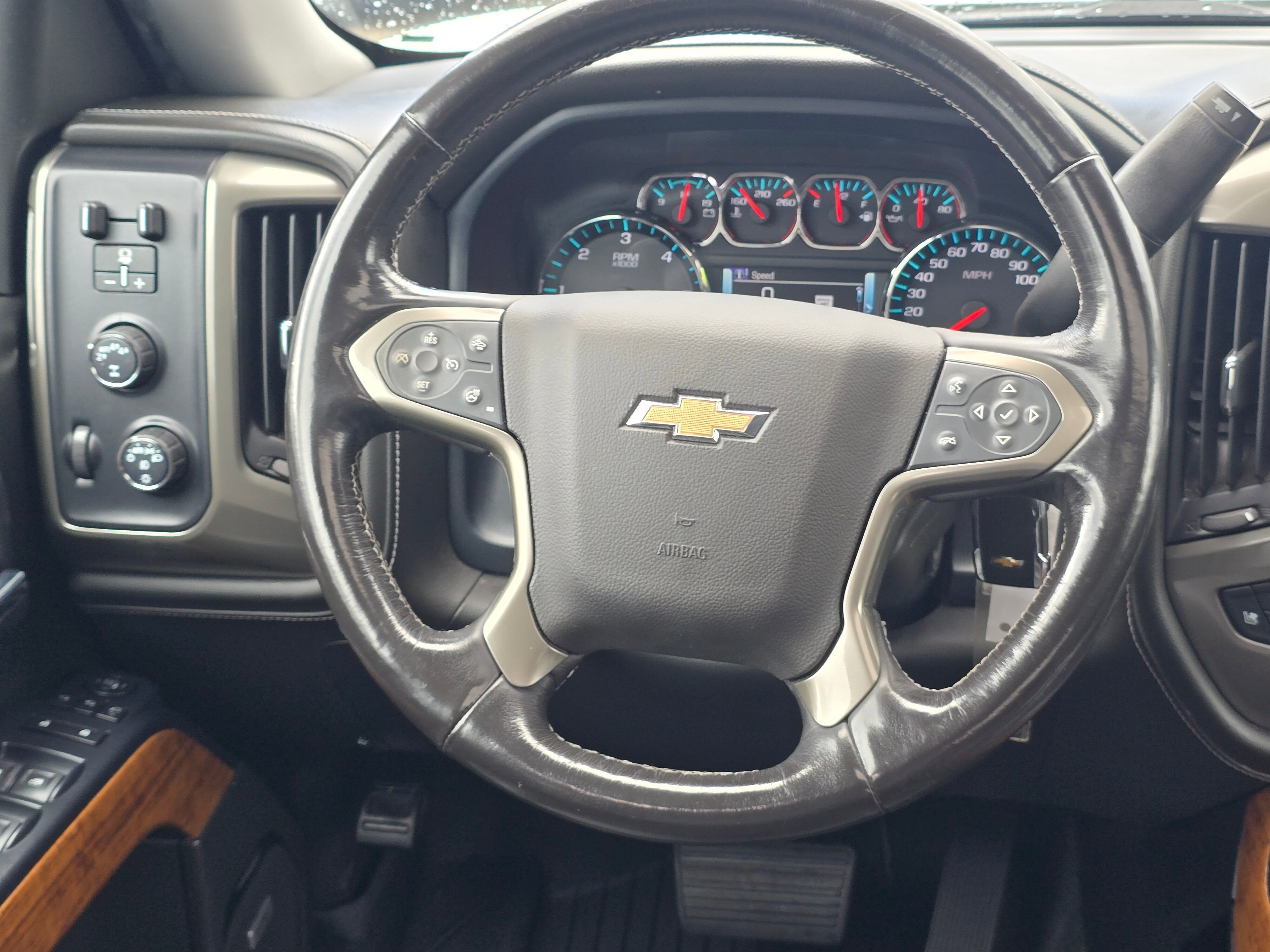 Used 2018 IRIDESCENT PEARL TRICOAT Chevrolet High Country image 19