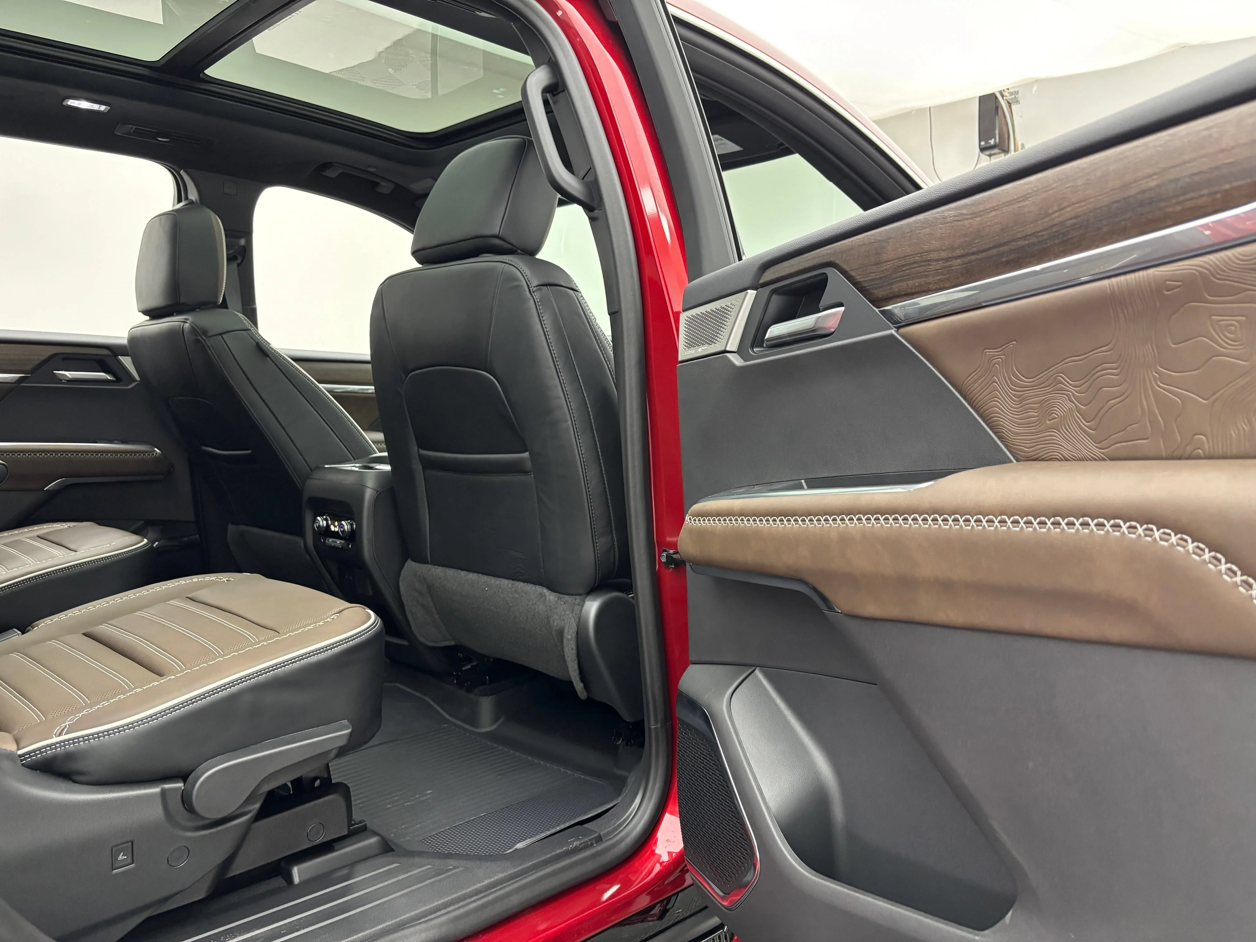 2026 GMC Acadia Denali Ultimate - Photo 40