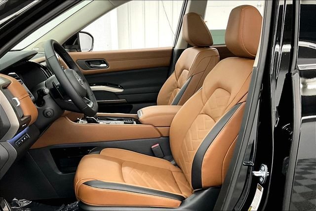 New 2025 Super Black Nissan Platinum image 9