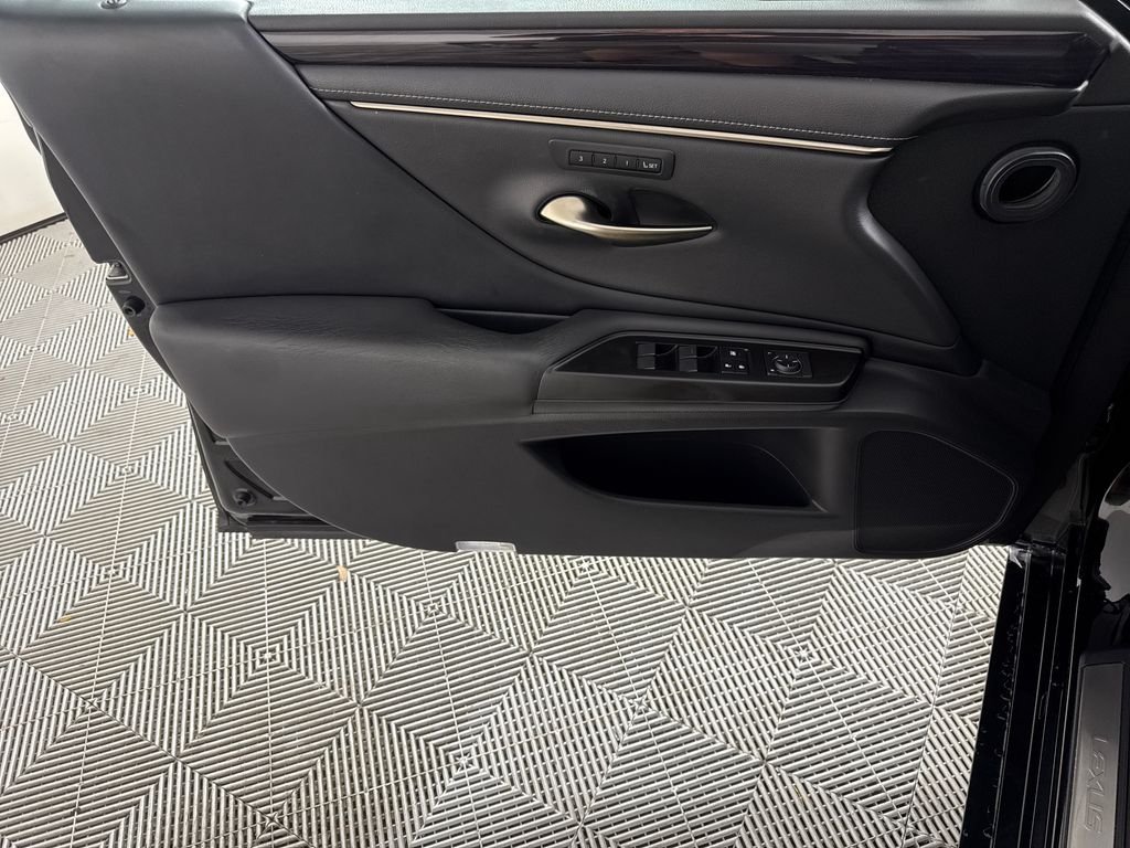 Used 2019 Black Lexus 350 image 10