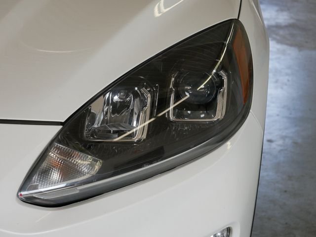 Certified Used 2020 White Metallic Ford SEL image 5