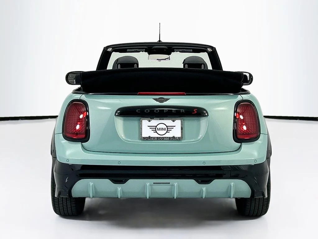 Used 2026 Ocean Wave Green Metallic MINI Iconic image 6