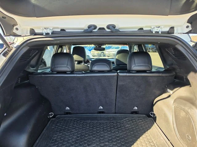 Used 2023 White Jeep Limited image 11