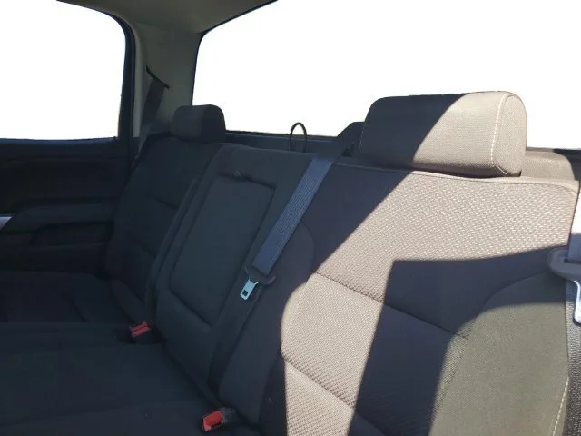 Used 2018 SILVER ICE METALLIC Chevrolet LT image 25