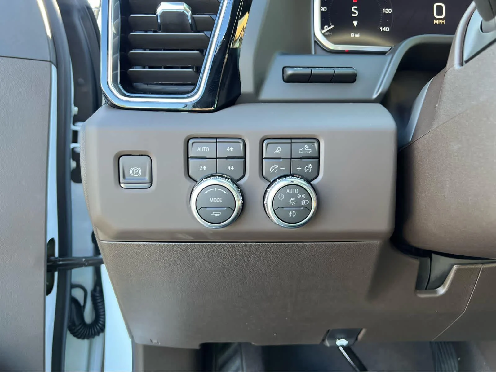 2026 GMC Sierra 3500HD Denali - Photo 17