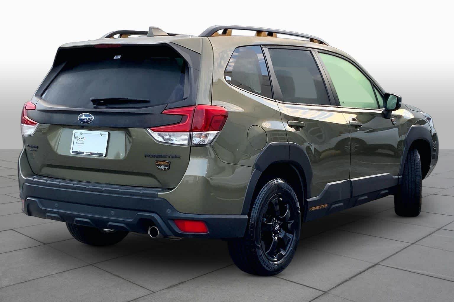 Used 2023 Autumn Green Metallic Subaru Wilderness image 12