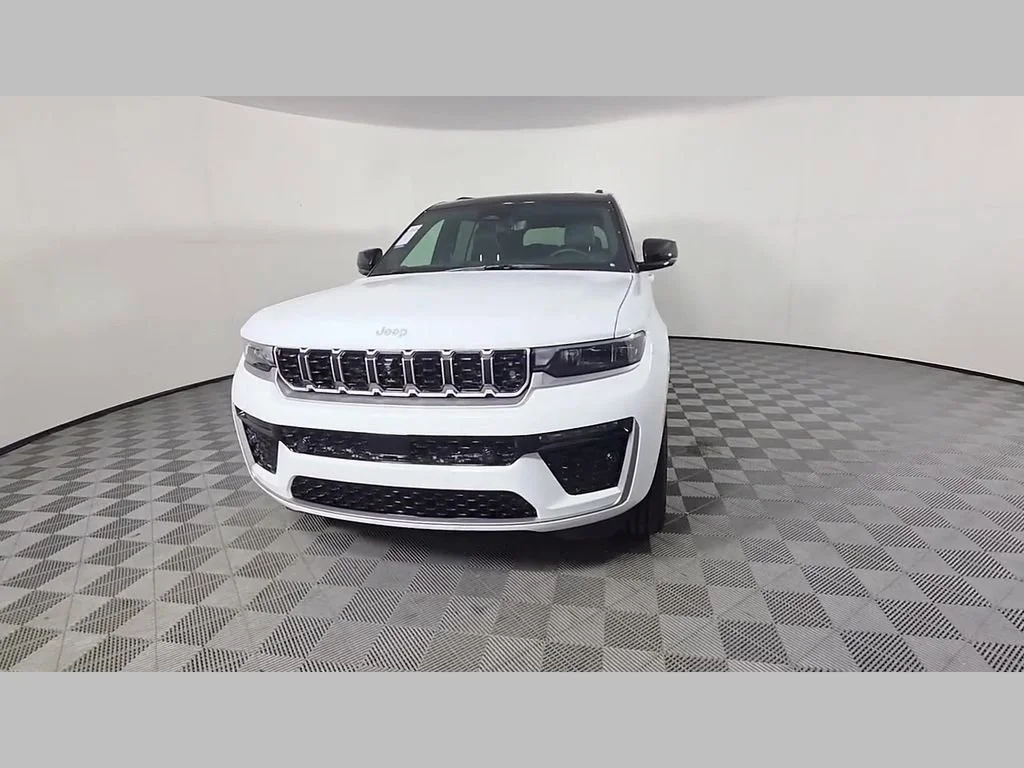 New 2026 Bright White Clear-Coat Exterior Paint Jeep Summit image 38