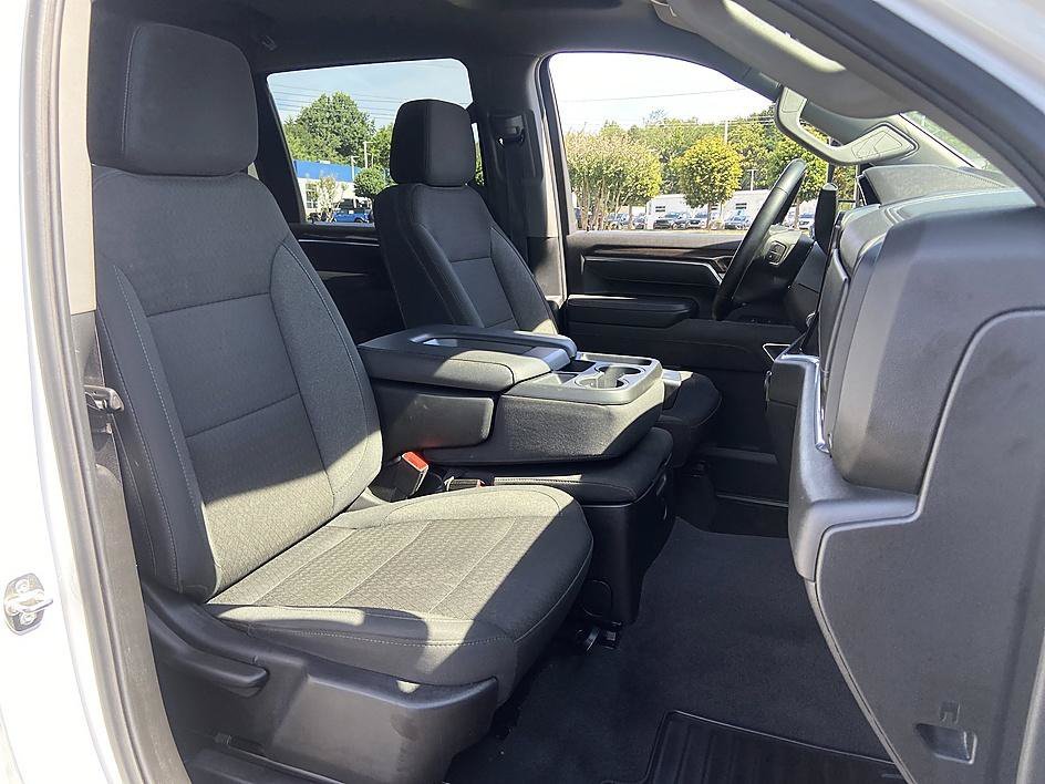 Used 2025 Summit White Chevrolet LT image 17