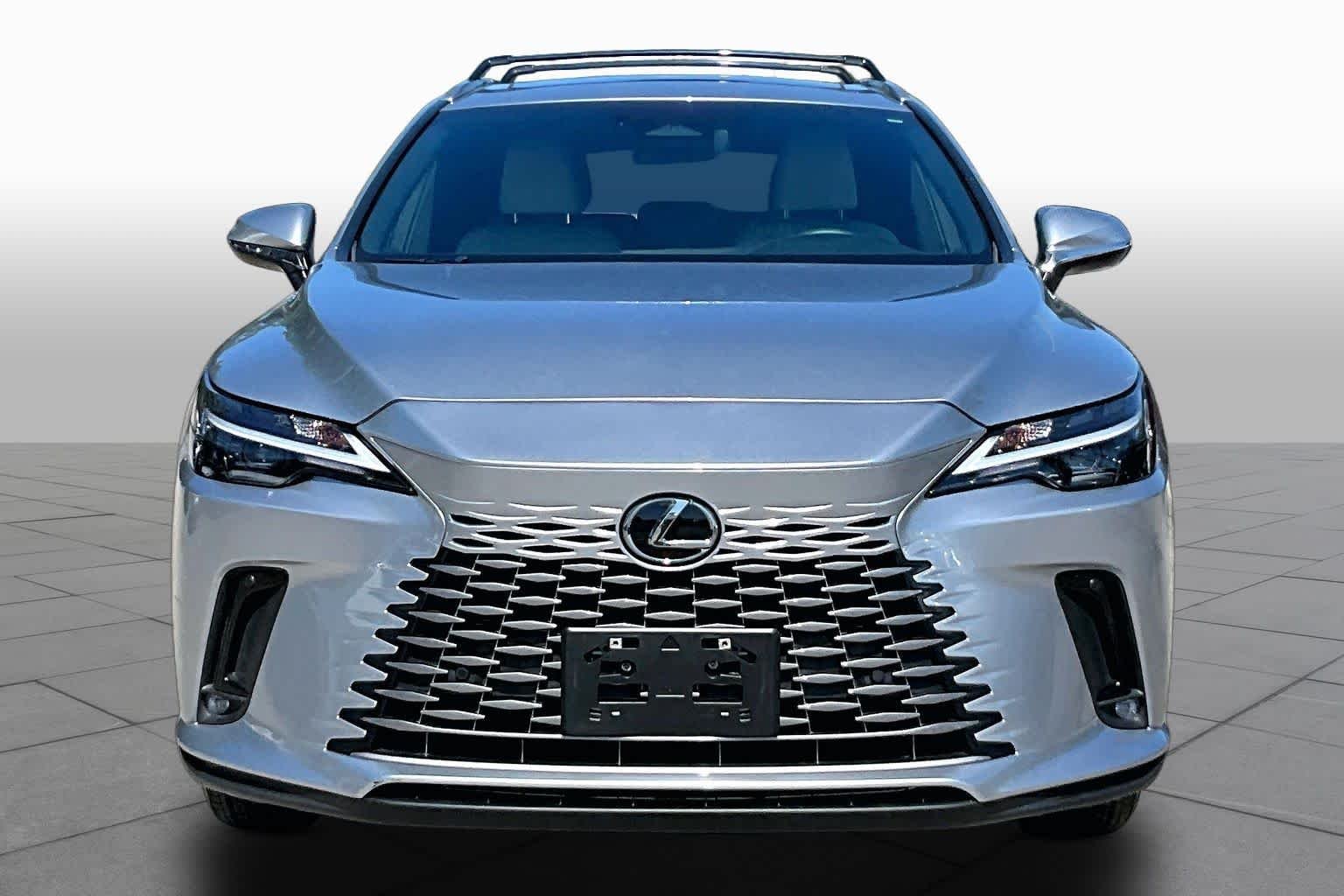 Used 2023 Iridium Lexus Premium image 3