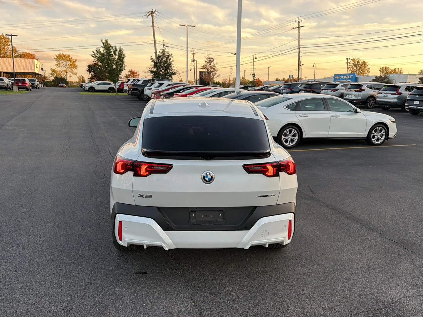 Used 2025 Mineral White Metallic BMW xDrive28i image 6